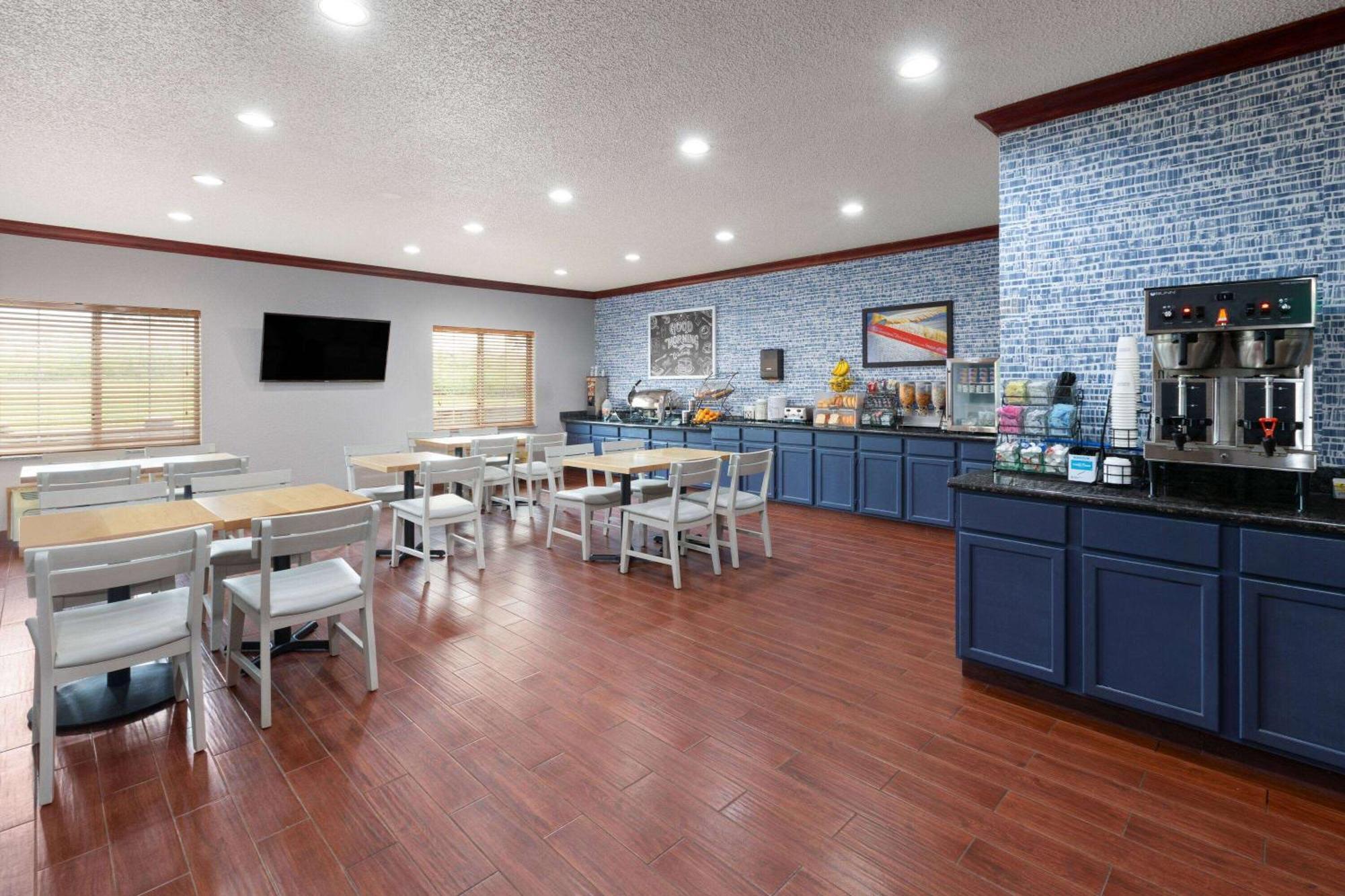 Pioneer Inn & Suites Grinnell Kültér fotó